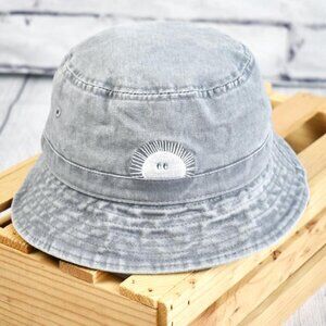 Urban Outfitters Streetwear Embroidered Sun Graphic Gray Bucket Hat 2” Brim